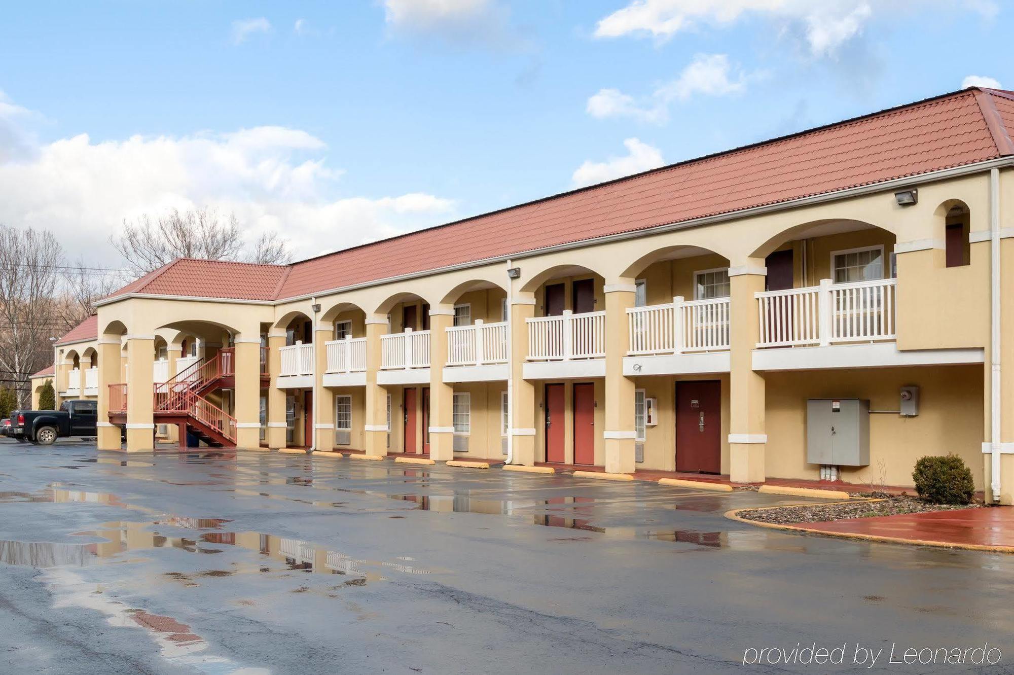 Econo Lodge Huntington - Barboursville University Area Exterior foto