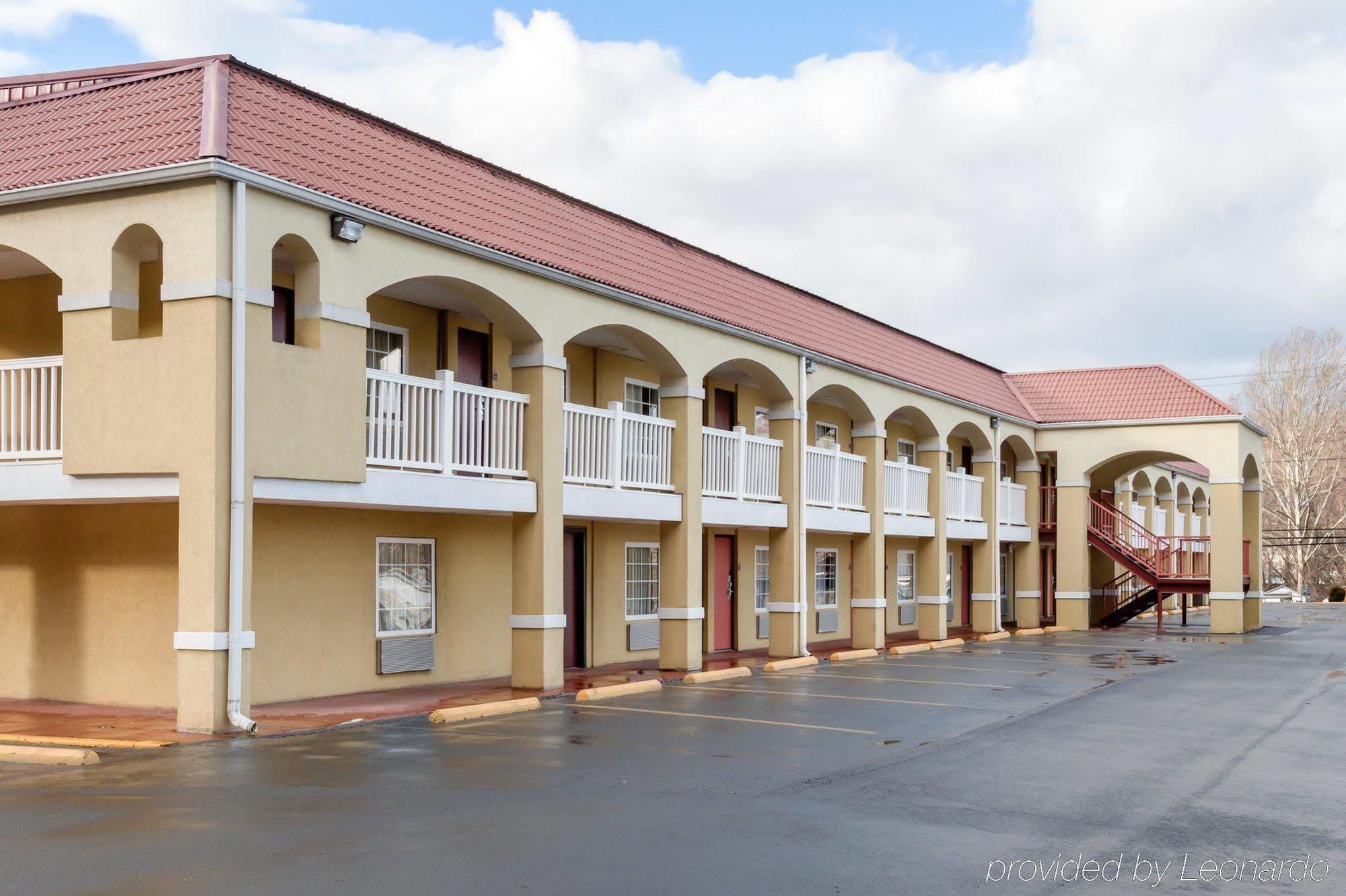 Econo Lodge Huntington - Barboursville University Area Exterior foto