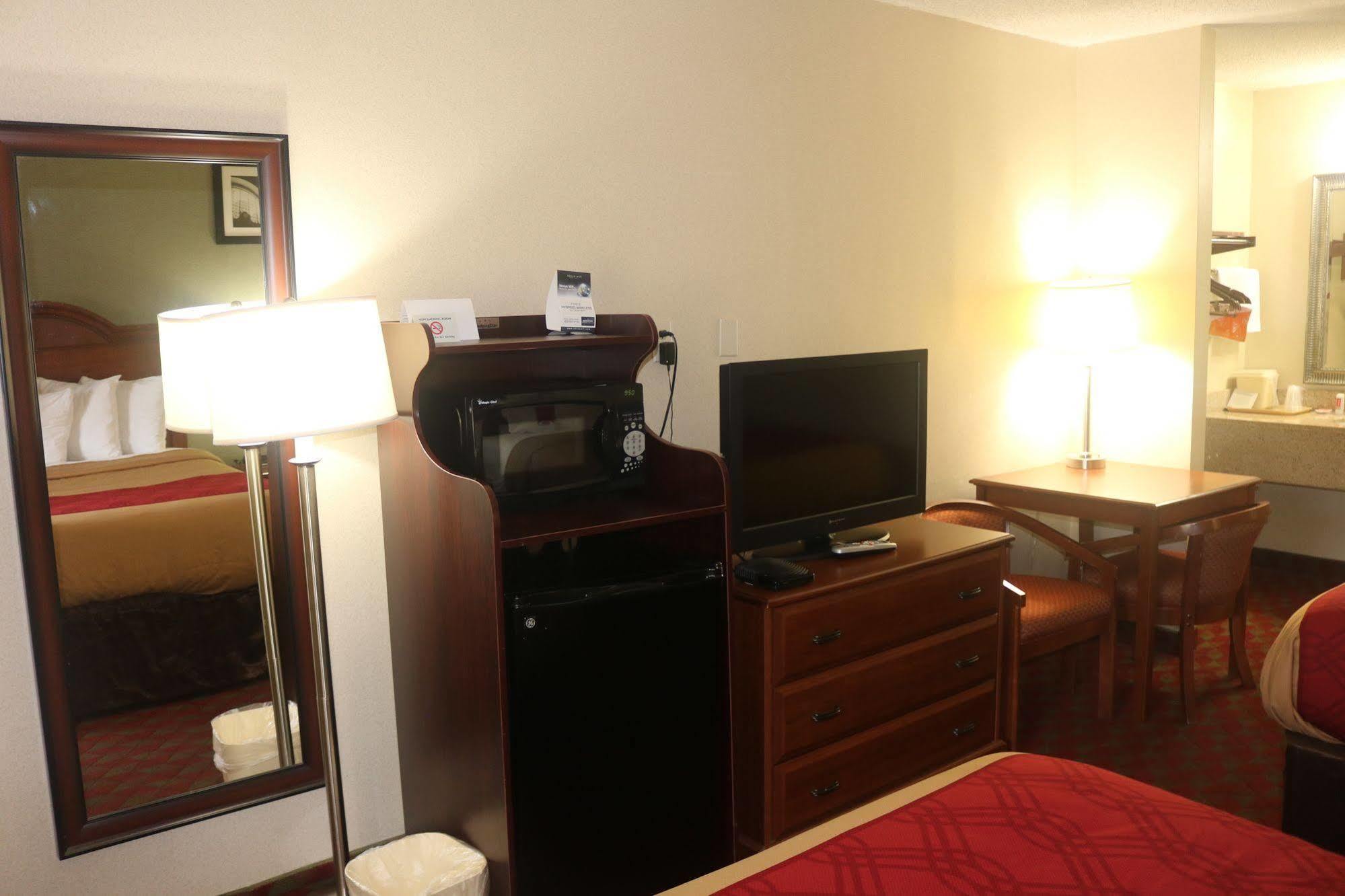 Econo Lodge Huntington - Barboursville University Area Exterior foto