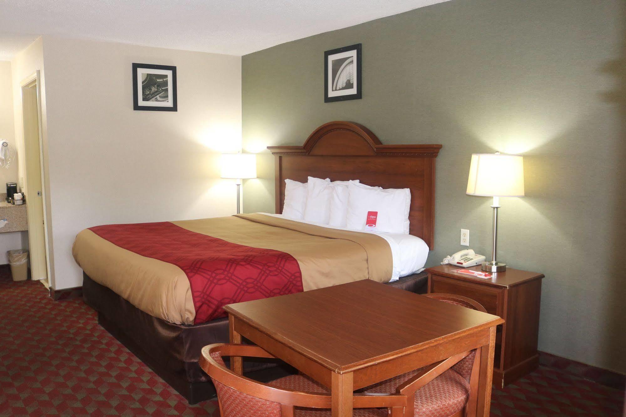 Econo Lodge Huntington - Barboursville University Area Exterior foto
